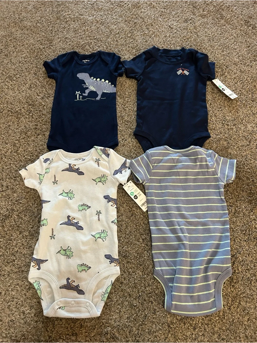 New infant carters 9m 4 pieces one pieces